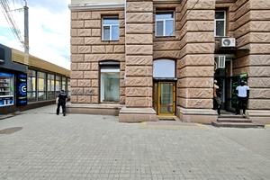 коммерческая по адресу Вокзальная пл. (Петровского), 1