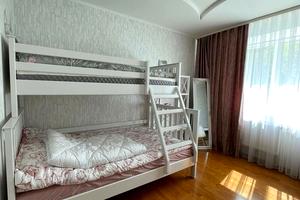 квартира за адресою Космічна вул., 3-А