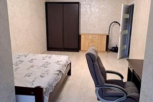 квартира за адресою Довженка вул., 4