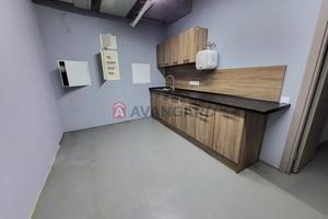комерційна за адресою Лесі Українки бульв., 23б