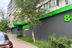 комерційна за адресою Петропавлівська вул., 12