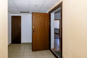 комерційна за адресою Бориса Гмирі вул., 4