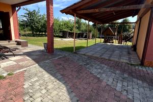 будинок за адресою Озерна