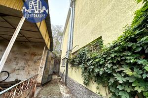 комерційна за адресою Чернівці, Нижньобазарна пл., 4-А