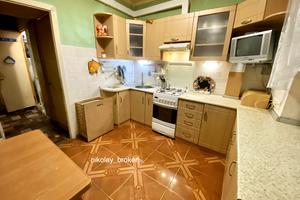 квартира за адресою Каштанова вул., 8