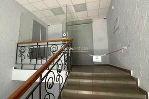 комерційна за адресою Володимира Івасюка просп. (Героїв Сталінграду), 8