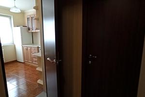 комерційна за адресою Празька вул., 32
