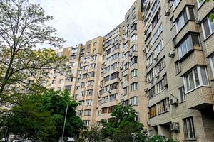 квартира за адресою Анни Ахматової вул., 7