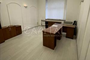 комерційна за адресою Шовковична вул., 5