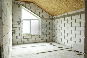 будинок за адресою с. Зазим'я, Квітнева вул.