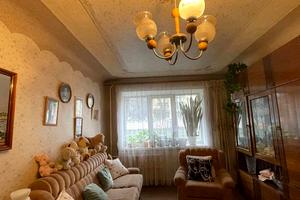 квартира за адресою Зарічанська вул., 12
