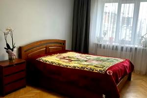 квартира за адресою Гната Хоткевича вул., 44а