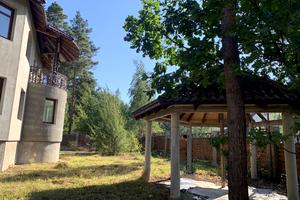 дом по адресу вулиця Миру