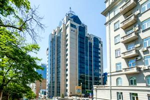 комерційна за адресою Шовковична вул., 42-44