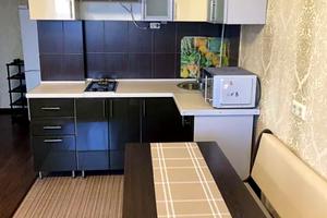 квартира за адресою Платанова вул., 82