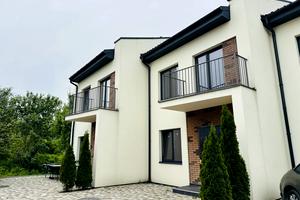 будинок за адресою Молодіжна