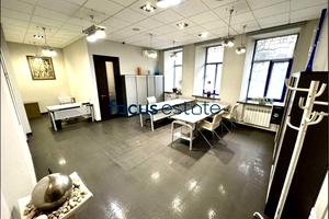 комерційна за адресою Микільсько-Ботанічна вул., 3