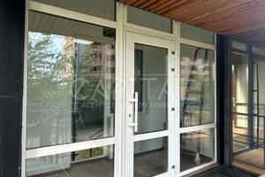 комерційна за адресою Софії Русової вул., 7