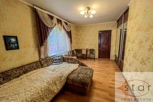 будинок за адресою Врожайна, 1
