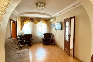 будинок за адресою Руставелі вул.