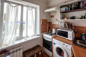 квартира за адресою Богатирська вул., 8