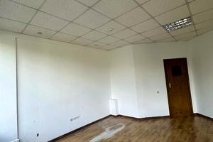 комерційна за адресою В'ячеслава Чорновола просп. (), 63