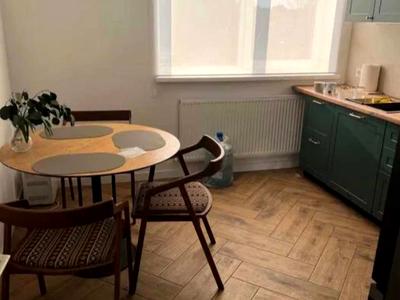 квартира за адресою Шептицьких вул., 44