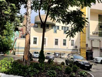 коммерческая по адресу Украинских Героев пл. (Льва Толстого), 3