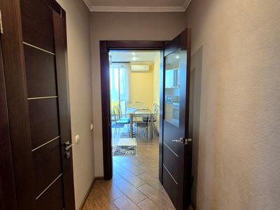 квартира за адресою Юності, 3