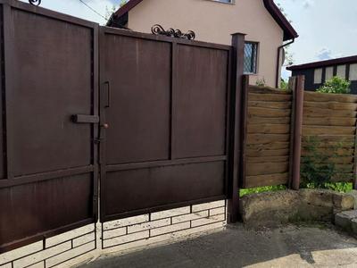будинок за адресою Лугова
