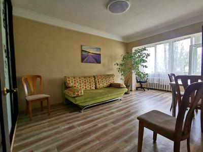 квартира за адресою Ореста Левицького вул. (Академіка Курчатова), 13