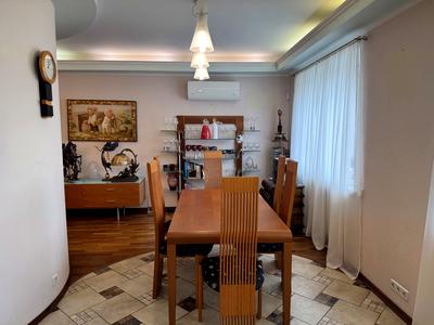 квартира за адресою Оленівська вул., 10
