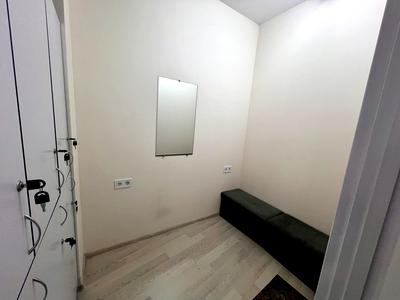 комерційна за адресою Залізнична вул., 42