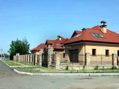 дом по адресу с. Вишенки, Карьерная ул.