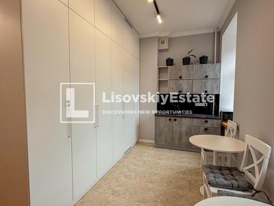 комерційна за адресою Антоновича вул. (Горького), 48-Б