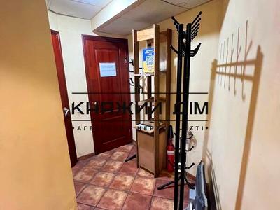 комерційна за адресою Гетьмана Кирила Розумовського вул. (Миколи Краснова), 17