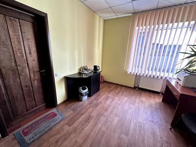комерційна за адресою Козацька вул. (50 років ВЛКСМ), 54