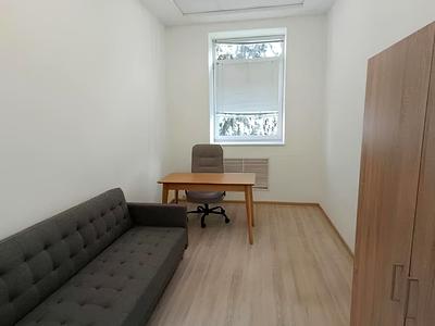 комерційна за адресою Київ, Інститутська вул., 28