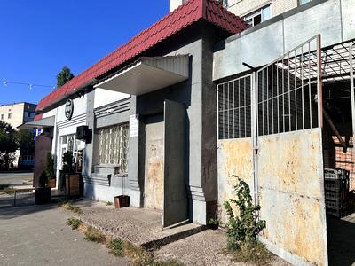комерційна за адресою В'ячеслава Чорновола вул. (Войкова), 40а