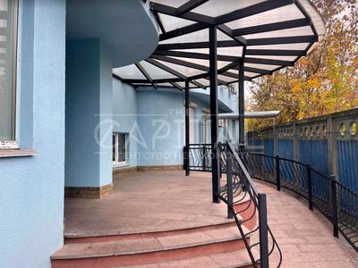 комерційна за адресою Костянтинівська вул., 75