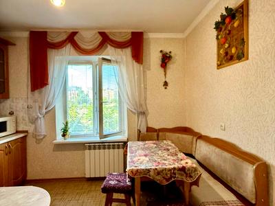 квартира по адресу Ревуцкого ул., 13