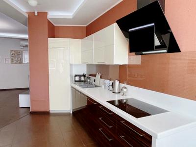 квартира за адресою Літературна вул., 1а