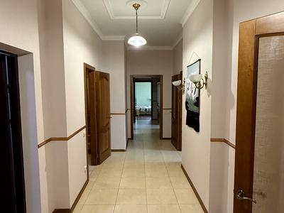 квартира за адресою Євгена Коновальця вул. (Щорса), 32-Б