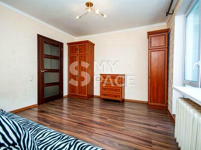 квартира за адресою Дарницький бульв., 8