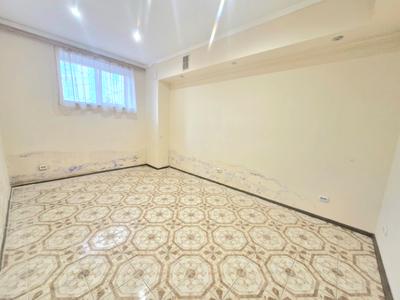 комерційна за адресою Райдужна вул., 165