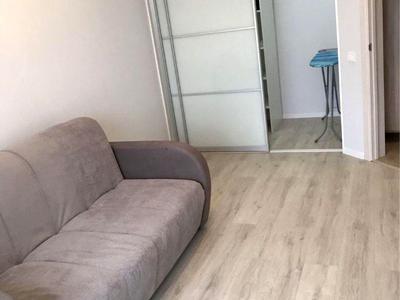 квартира за адресою Врубеля М., 42