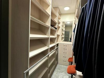 квартира за адресою Раїси Окіпної вул., 18