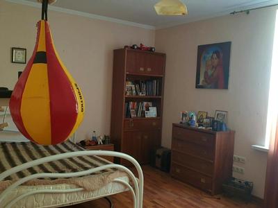 будинок за адресою Анни Ахматової вул.