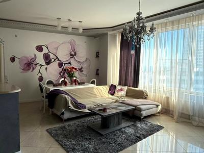 квартира за адресою Літературна вул., 1а