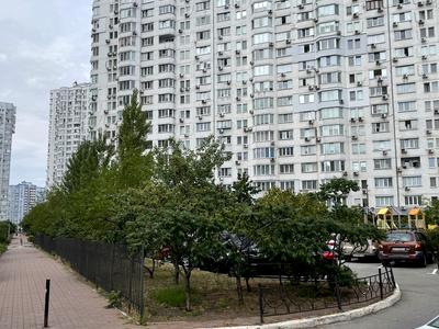 квартира за адресою Бажана, 12